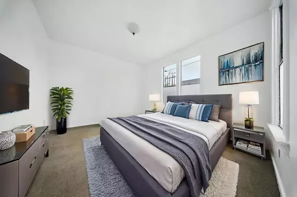 Oakland, CA 94607,943 26th ST