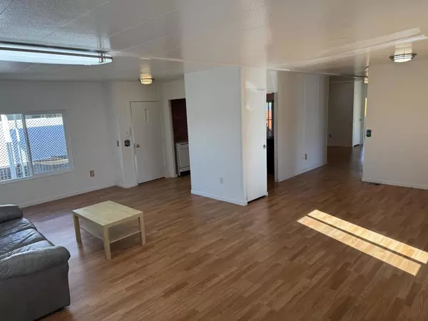 Capitola, CA 95010,4425 Clares