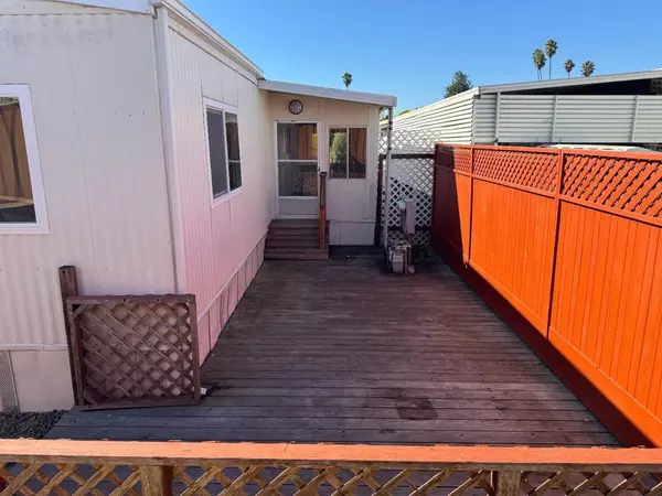 Capitola, CA 95010,4425 Clares