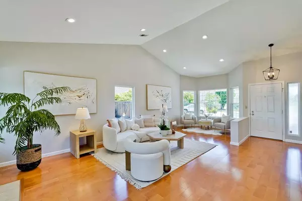 Cupertino, CA 95014,7859 Creekline DR