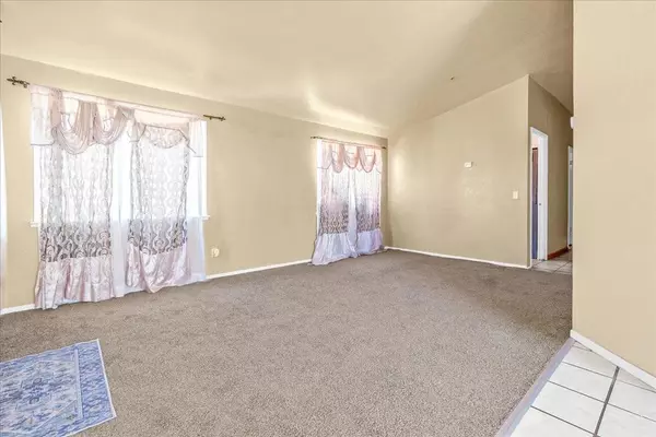 Salinas, CA 93905,704 Garner AVE #3