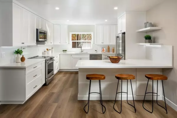 Los Altos, CA 94022,706 University AVE