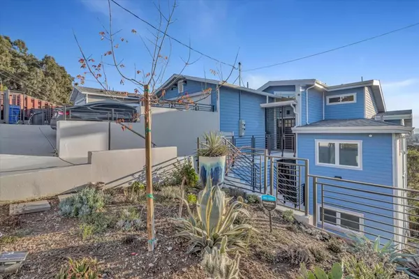 Oakland, CA 94605,3074 Malcolm AVE