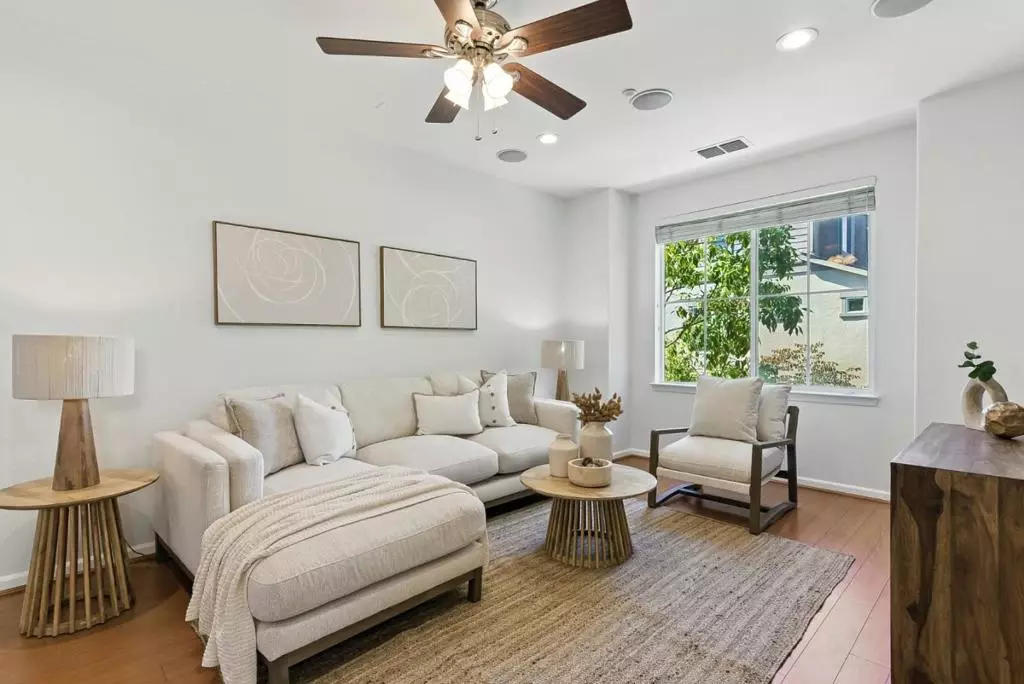 Sunnyvale, CA 94086,211 Peppermint Tree TER #1