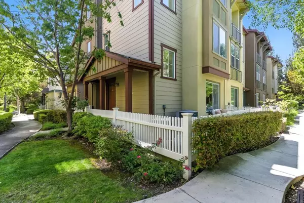 Sunnyvale, CA 94086,211 Peppermint Tree TER #1