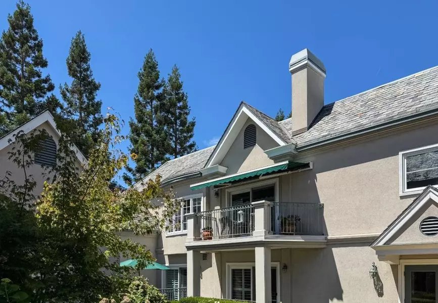 1 W Edith AVE #B208, Los Altos, CA 94022