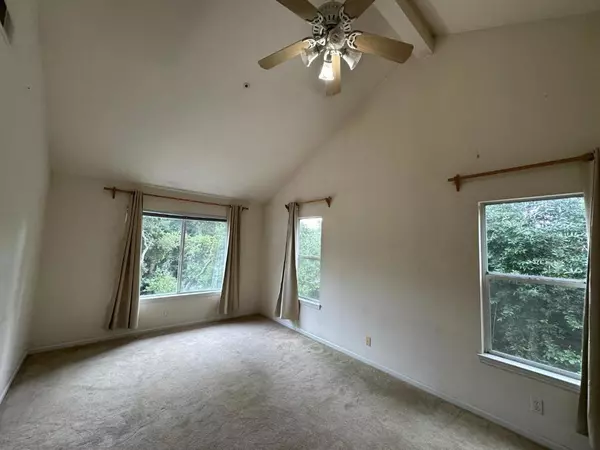 Los Gatos, CA 95033,25060 Soquel San Jose RD