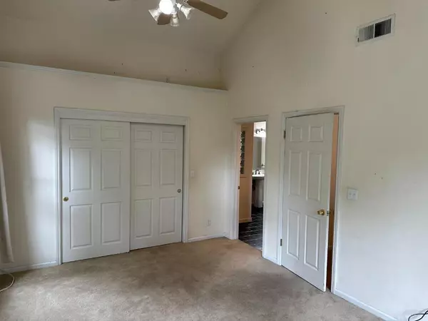 Los Gatos, CA 95033,25060 Soquel San Jose RD