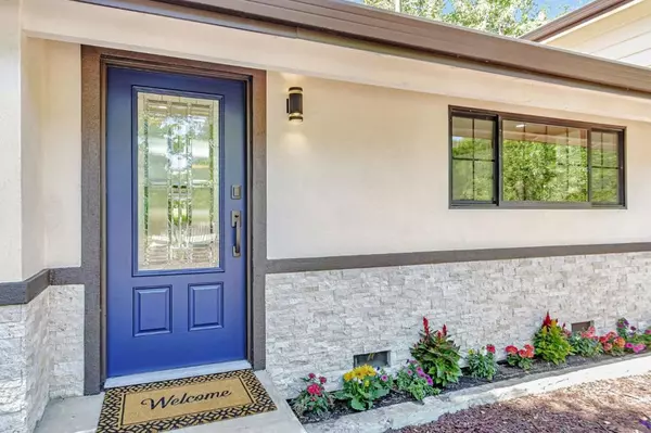 Saratoga, CA 95070,19680 Crestbrook DR