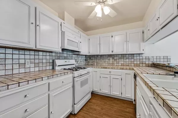 Millbrae, CA 94030,1396 El Camino Real #302