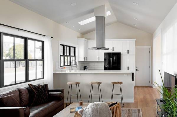 Santa Cruz, CA 95062,902 Hanover ST