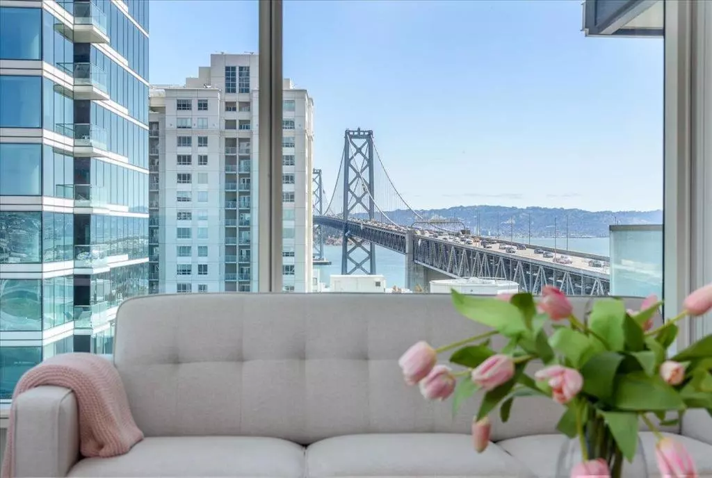 San Francisco, CA 94105,425 1st ST #1207