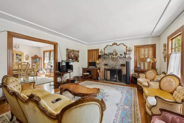 Burlingame, CA 94010,1516 Cortez AVE