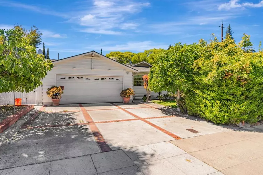 225 W Meadow DR, Palo Alto, CA 94306