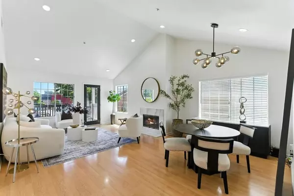 935 Old County RD #42, Belmont, CA 94002