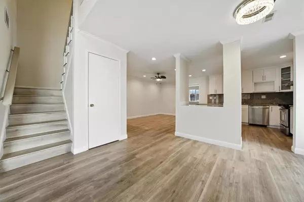 San Jose, CA 95121,2114 Bennighof CT