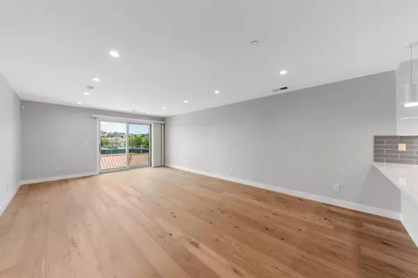 Millbrae, CA 94030,30 Hermosa AVE #302