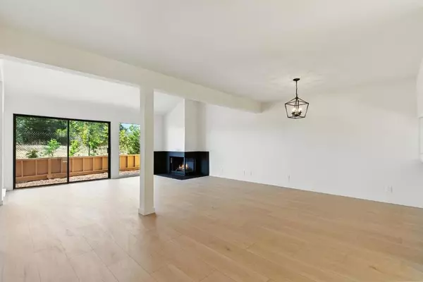 San Carlos, CA 94070,10 Azalea LN