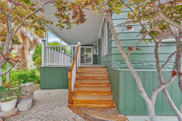 Hayward, CA 94544,40 Ranchero WAY