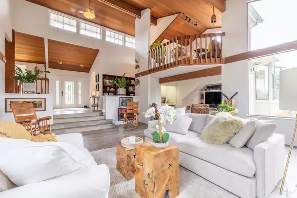 Monterey, CA 93940,18 Deer Stalker