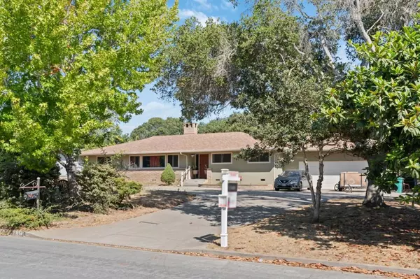 Salinas, CA 93906,11745 Tam Oshanter DR