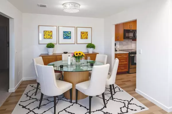 Foster City, CA 94404,212 Albacore LN