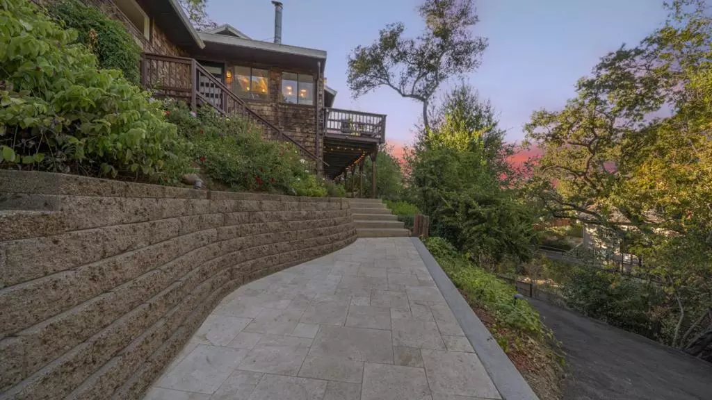 52 Jackson ST, Los Gatos, CA 95030