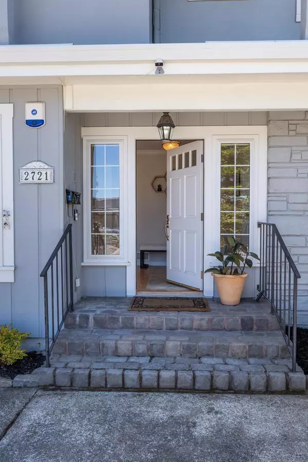 Belmont, CA 94002,2721 Comstock CIR