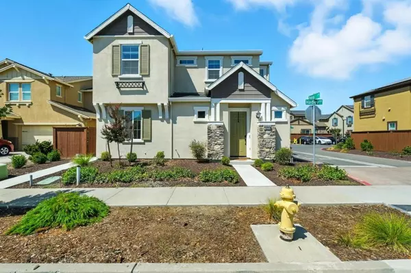 1371 Hadley DR, Woodland, CA 95776