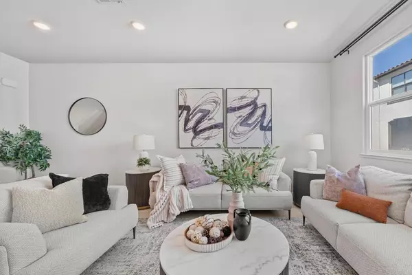 Sunnyvale, CA 94085,382 Camarillo TER