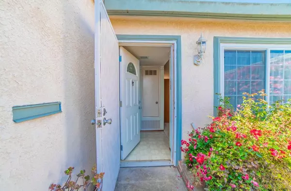 Salinas, CA 93906,1619 Seville ST