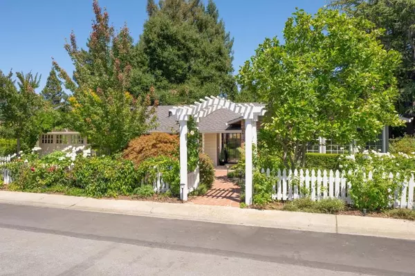 1 Hampton CT, Los Altos, CA 94022