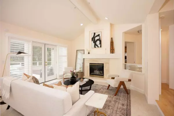 Half Moon Bay, CA 94019,590 Miramar DR