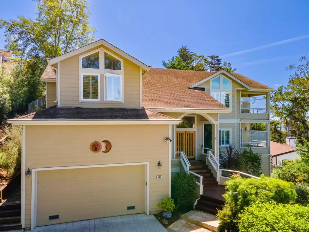 Half Moon Bay, CA 94019,590 Miramar DR