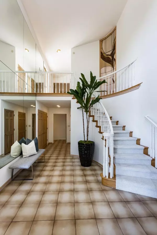 Menlo Park, CA 94025,927 Continental DR