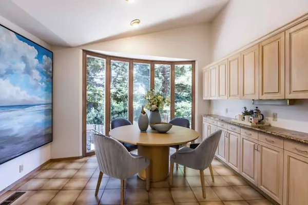 Menlo Park, CA 94025,927 Continental DR