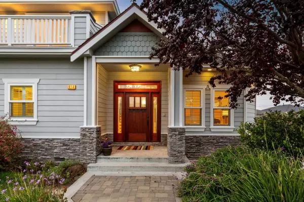 Half Moon Bay, CA 94019,414 Belleville BLVD