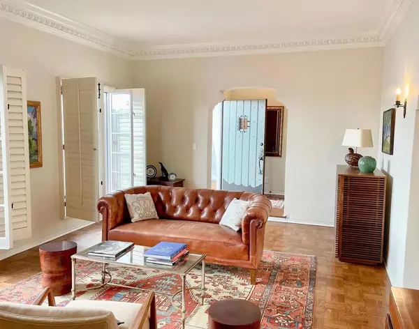 West Hollywood, CA 90069,1330 N Harper AVE #106