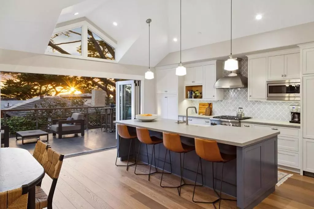 Carmel, CA 93921,0 NW Corner of Carmelo & 12th AVE