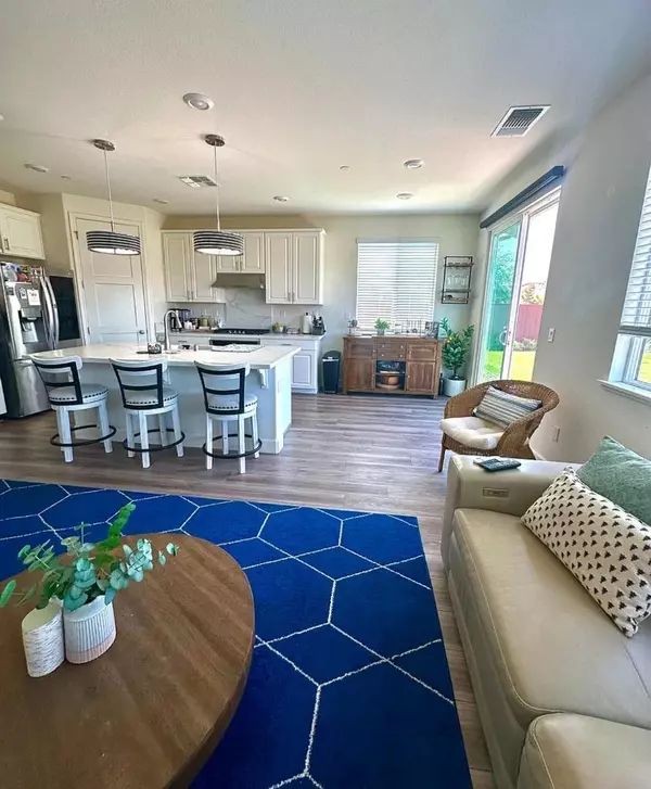 Hollister, CA 95023,688 Sacramento WAY