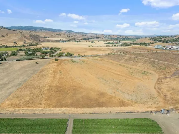 Hollister, CA 95023,4821 Southside RD