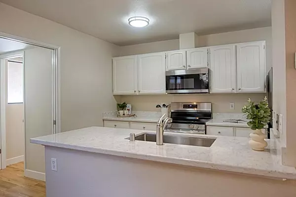 Santa Cruz, CA 95060,168 Peach TER