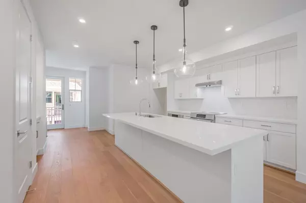 Walnut Creek, CA 94597,186 Oak CIR