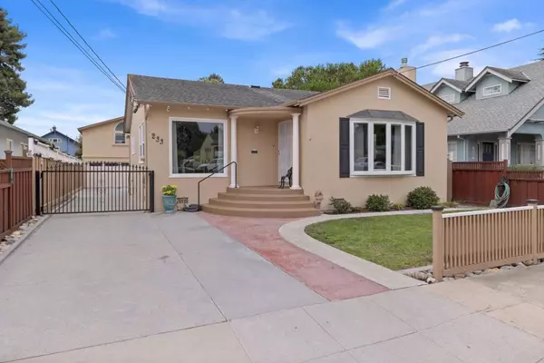 Santa Cruz, CA 95060,233 Rigg ST