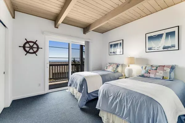 Aptos, CA 95003,617 Beach DR