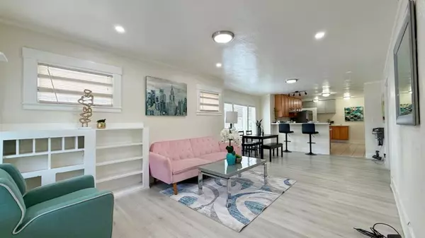 Oakland, CA 94605,10923 Foothill BLVD