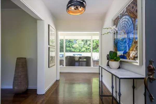 Burlingame, CA 94010,2841 Canyon RD