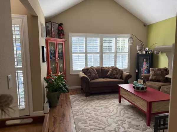 Salinas, CA 93906,1615 Newport CT