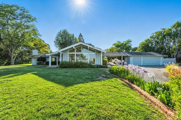25850 Vinedo LN, Los Altos Hills, CA 94022