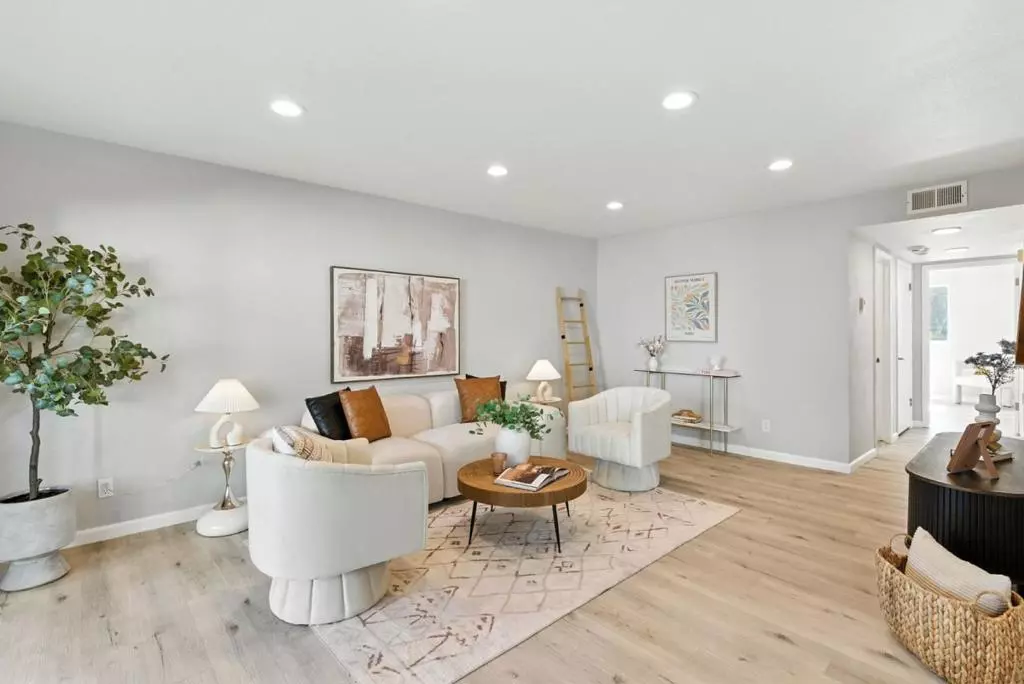 Mountain View, CA 94040,255 S Rengstorff AVE #43